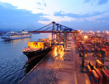 Porto de Santos alcança índice de 27,6% da balança comercial, a maior no ano.