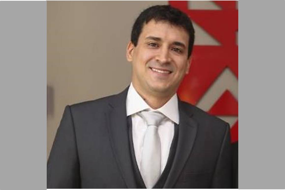 Engenheiro da FPT Industrial é premiado durante Congresso SAE Brasil.