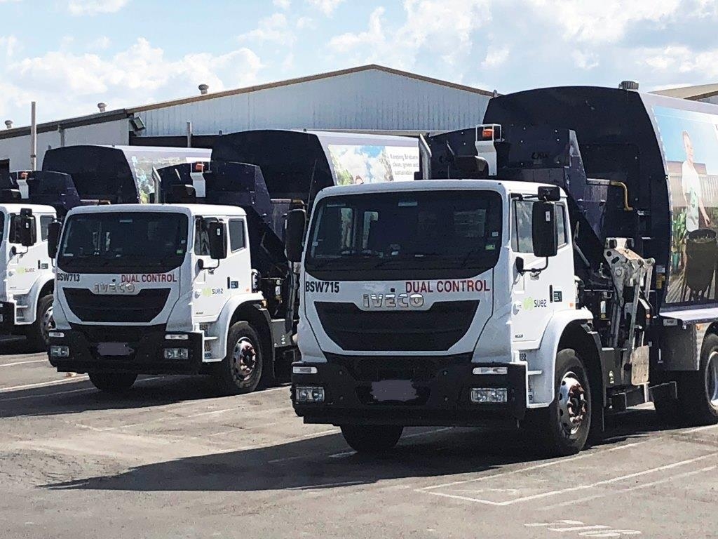 Empresa de coleta de resíduos da Austrália tem 1.300 caminhões com transmissão automática Allison.