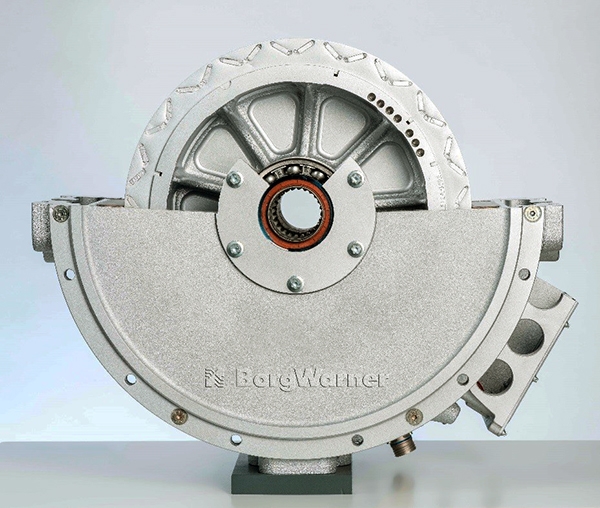 Motor Elétrico da BorgWarner Movimenta Caminhão Híbrido Plug-in.