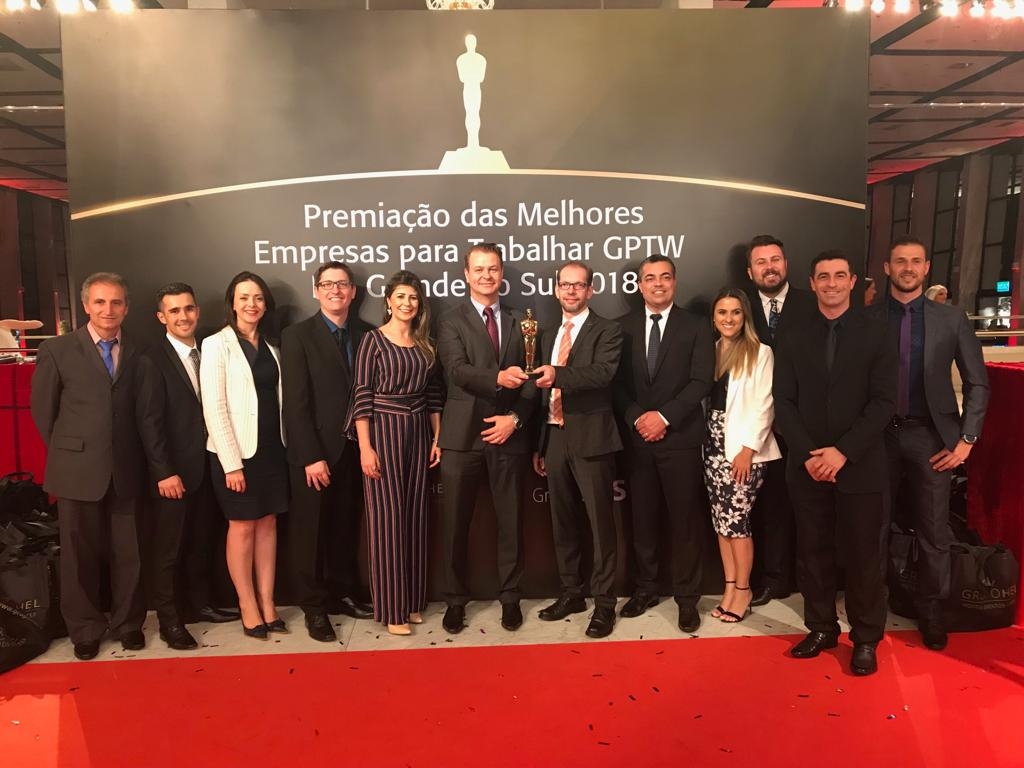 JOST Brasil recebe troféu Melhor Empresa para Trabalhar no Rio Grande do Sul.