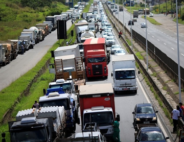 STF suspende multa a transportadoras que não cumprirem tabela de frete.