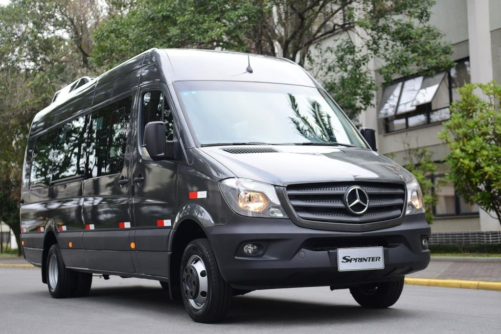 Sprinter é bicampeã em duas categorias de vans de passageiros no Guia Melhor Compra.