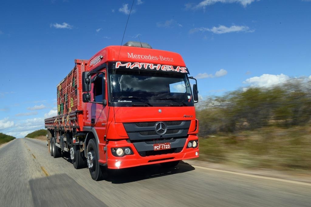 Atego conquista aprovação no transporte de frutas em Petrolina.