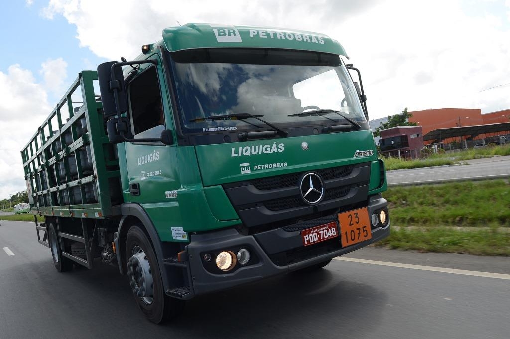 Transportador declara ganhos com a manutenção do Atego na distribuição de botijões de gás.