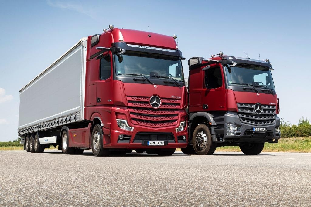 Daimler Mercedes-benz anuncia novidades mundiais de caminhões, ônibus e vans na feira de Hannover.