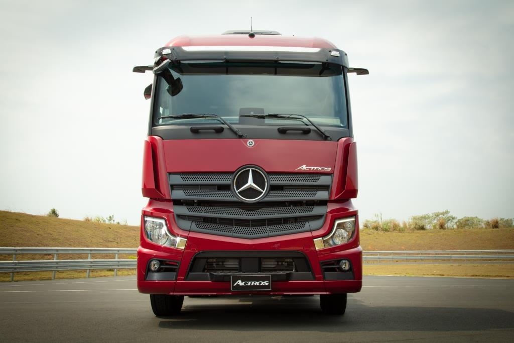 MirrorCam do Novo Actros conquista prêmio europeu de excelência em desenvolvimento.