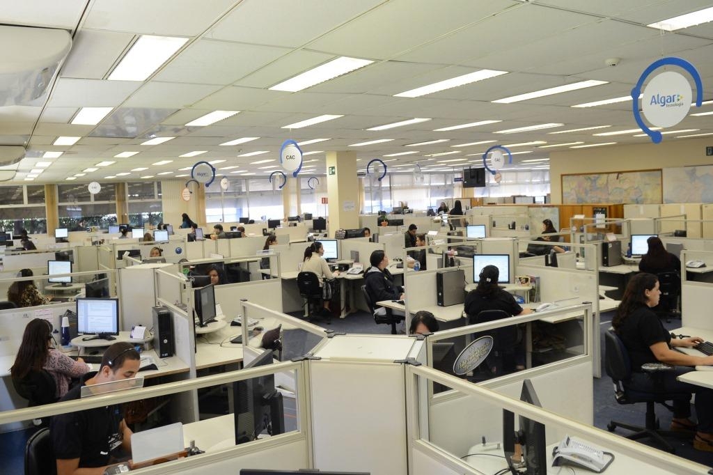 Mercedes-Benz conquista prêmio de melhor central de relacionamento no segmento de caminhões.