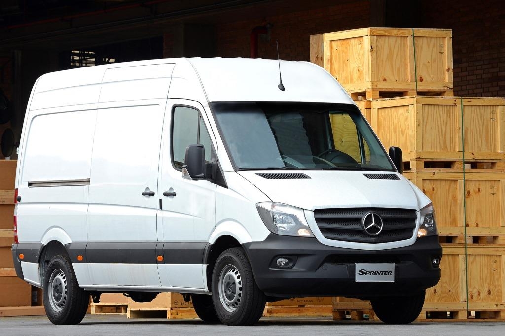 Sprinter presente em feira de supermercados.