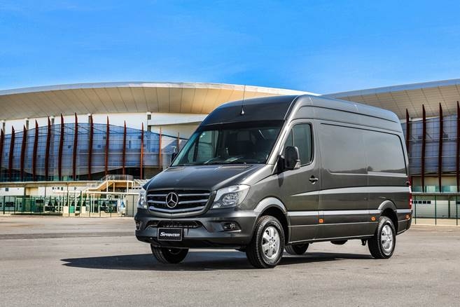 Furgão Sprinter lidera as vendas da categoria em novembro.
