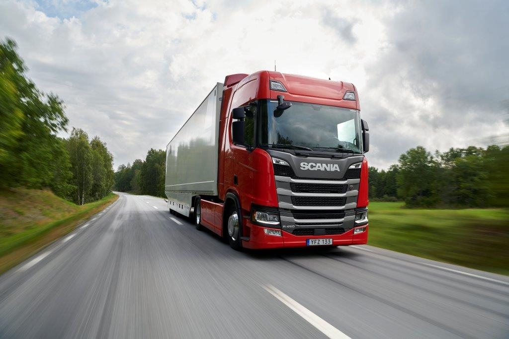 Plataforma Scania para comboio de caminhões conectados reduz consumo de combustível.