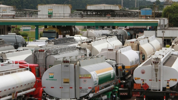 Após alta do diesel ANTT vai ajustar tabela de fretes.