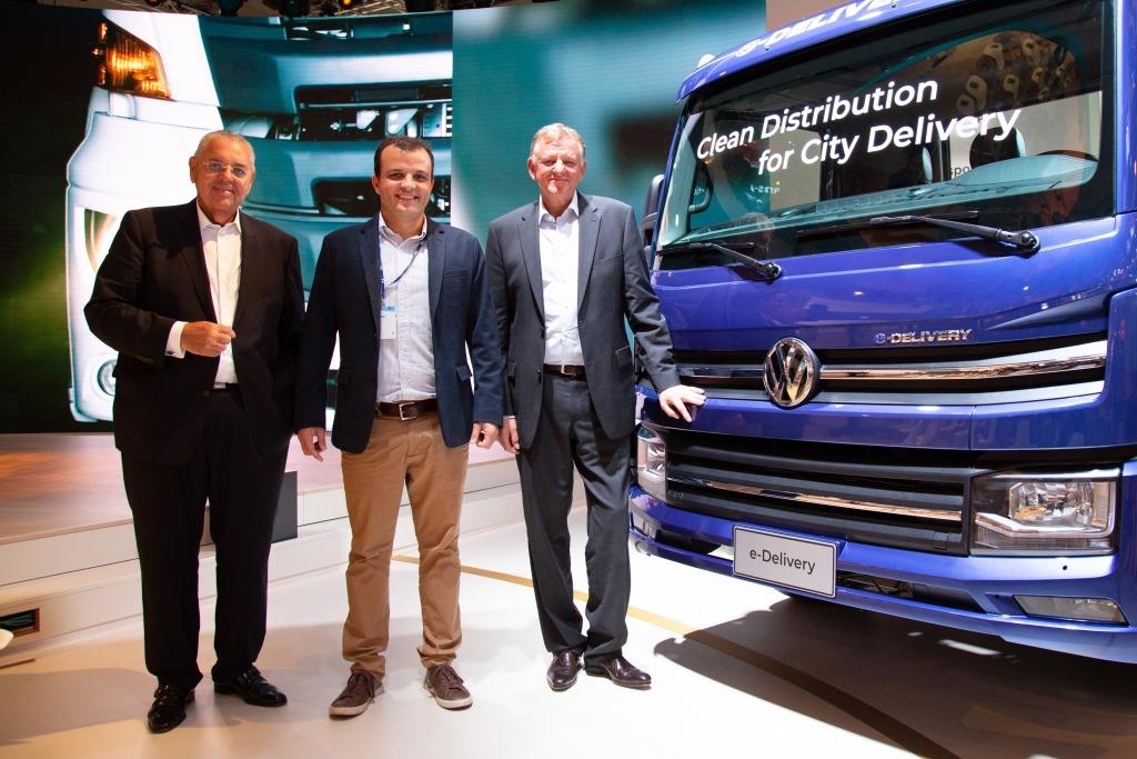 Cervejaria Ambev e VW Caminhões e Ônibus firmam compromisso global para a criação de modelo de negócio elétrico.