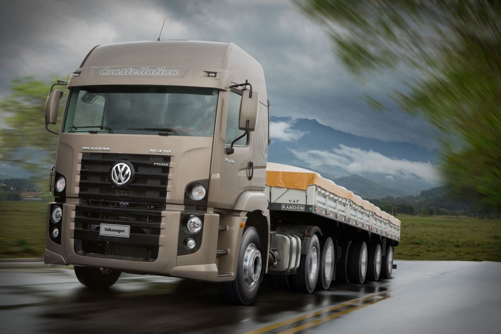 Volkswagen Constellation celebra 230 mil unidades produzidas com vendas em alta de 64% no ano.