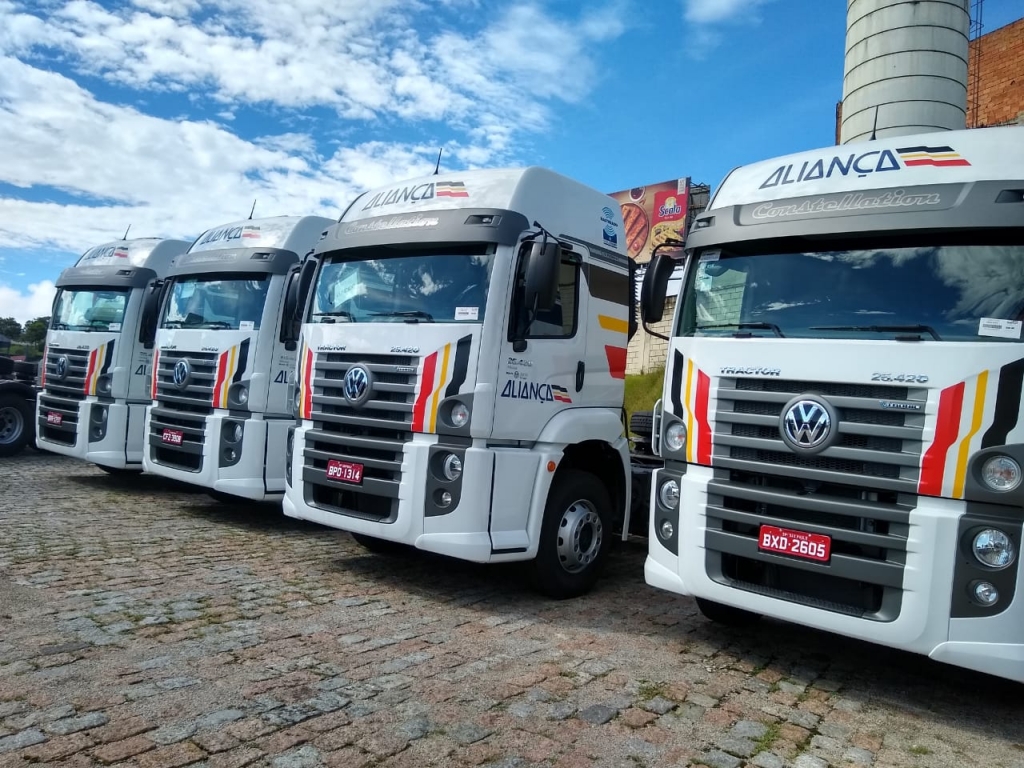 Apta vende 50 caminhões para a Aliança Logística.