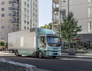 Volvo inicia vendas de caminhões elétricos para transporte urbano na Europa.