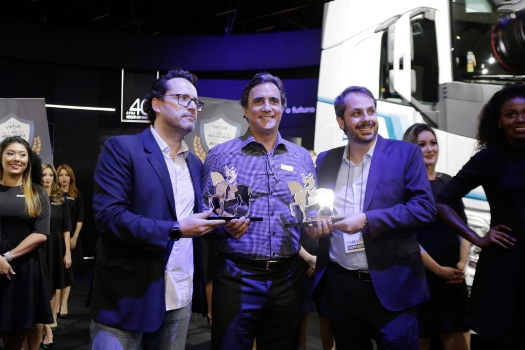 Caminhão Volvo FH 540cv ganha prêmio “Os Melhores Estradão 2020” em duas categorias.
