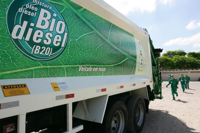 Governo quer aumentar o percentual de biodiesel no óleo diesel.