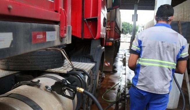 Litro do diesel ficou em R$ 3,54 na média nacional, segundo levantamento da Ticket Log.