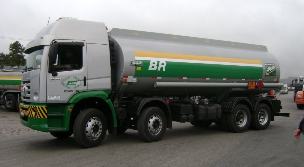 Preço médio do diesel tem reajuste de 2,8% a partir de domingo.