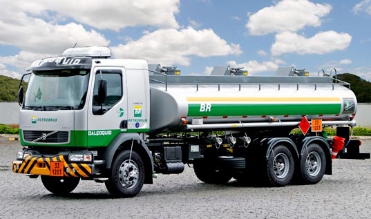 Diesel está mais caro hoje nas refinarias.
