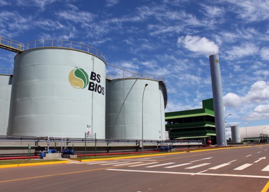 Indústria de biodiesel prevê crescimento de 20% em 2017 com mistura maior no diesel.