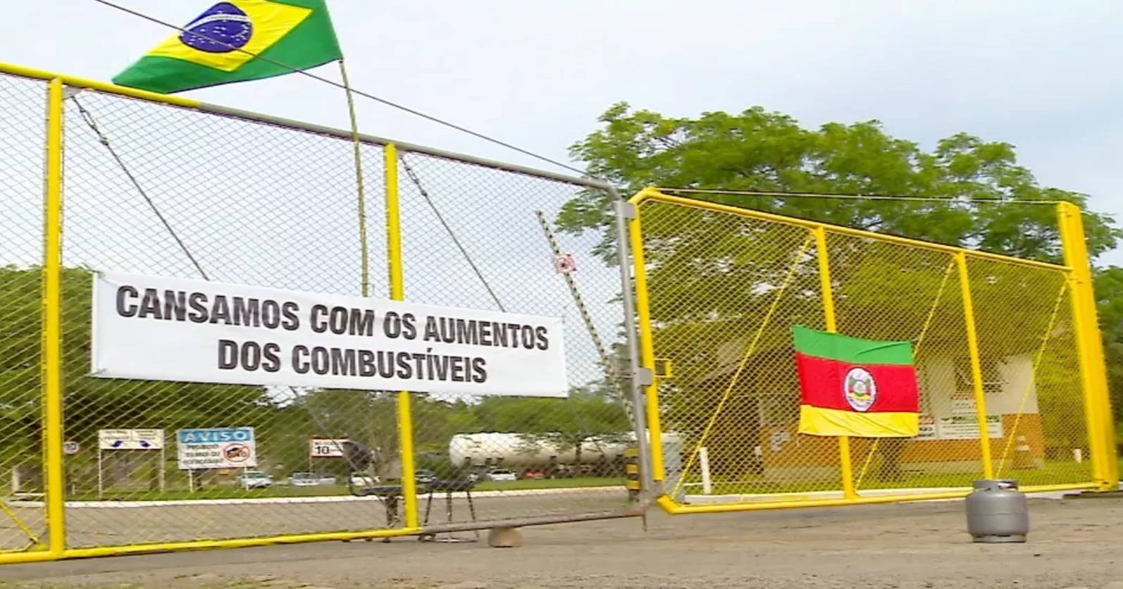 Preço dos combustíveis será tema de audiência pública em comissão da Câmara.