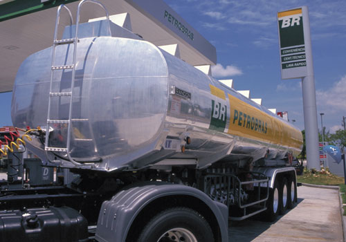 Mais aumento no preço dos combustíveis - Diesel aumenta amanhã 0,1% nas refinarias; gasolina sobe 3,3%.