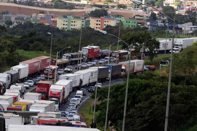 Estradas brasileiras estão ficando cheias de veículos velhos e mais inseguros.