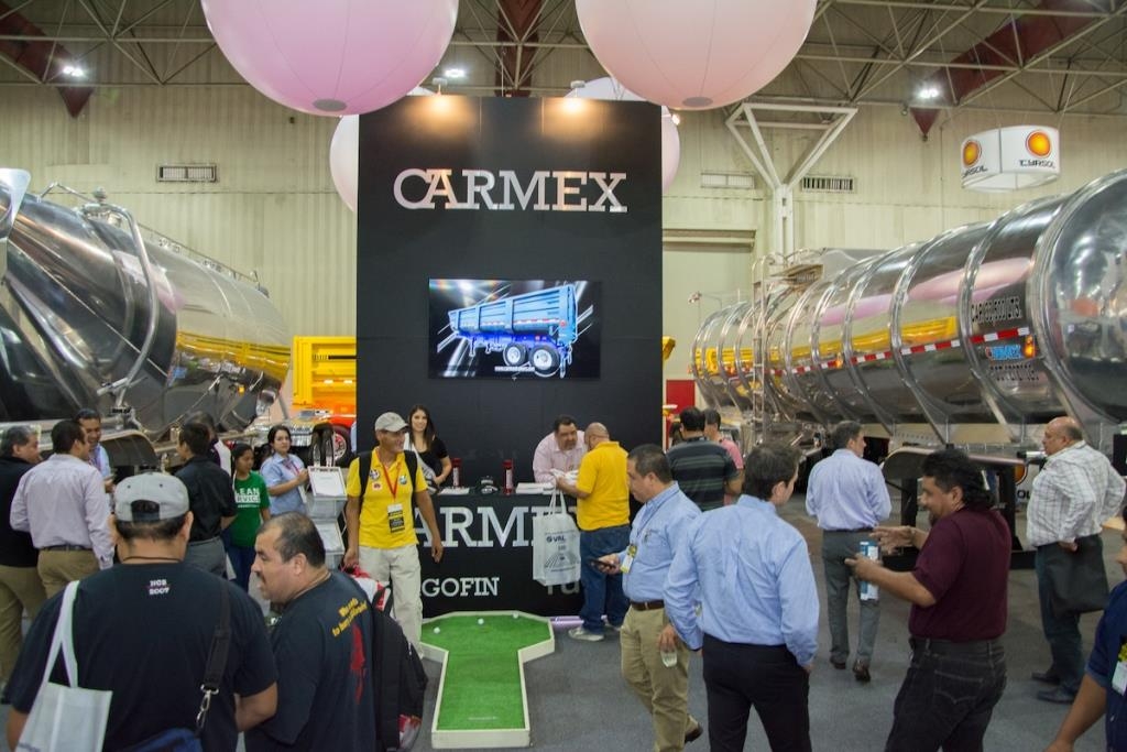 Indústria de implementos rodoviários participa de feira no México.