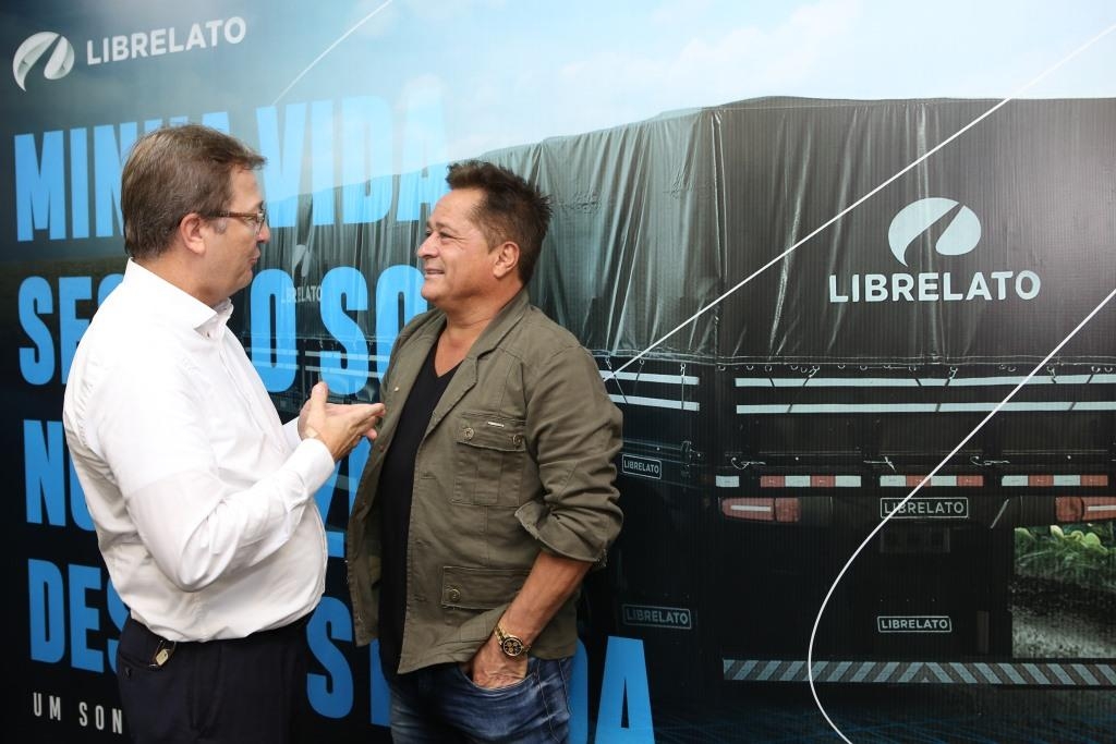 Cantor Leonardo é atração na festa de 50 anos da Librelato.