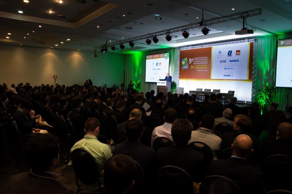 SAE BRASIL discute tendências em suspensões e implementos rodoviários.