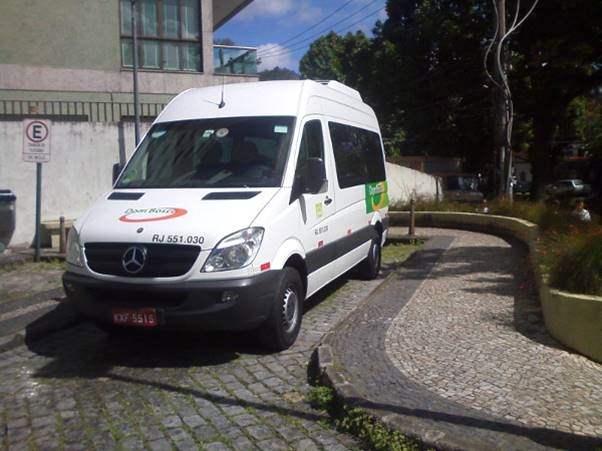 Projeto obriga guia a registrar veículo próprio usado em turismo.