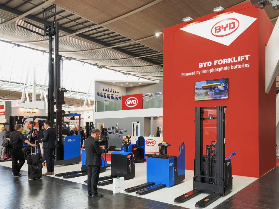 BYD demonstra soluções de movimentação com zero-emissão na feira CeMAT.