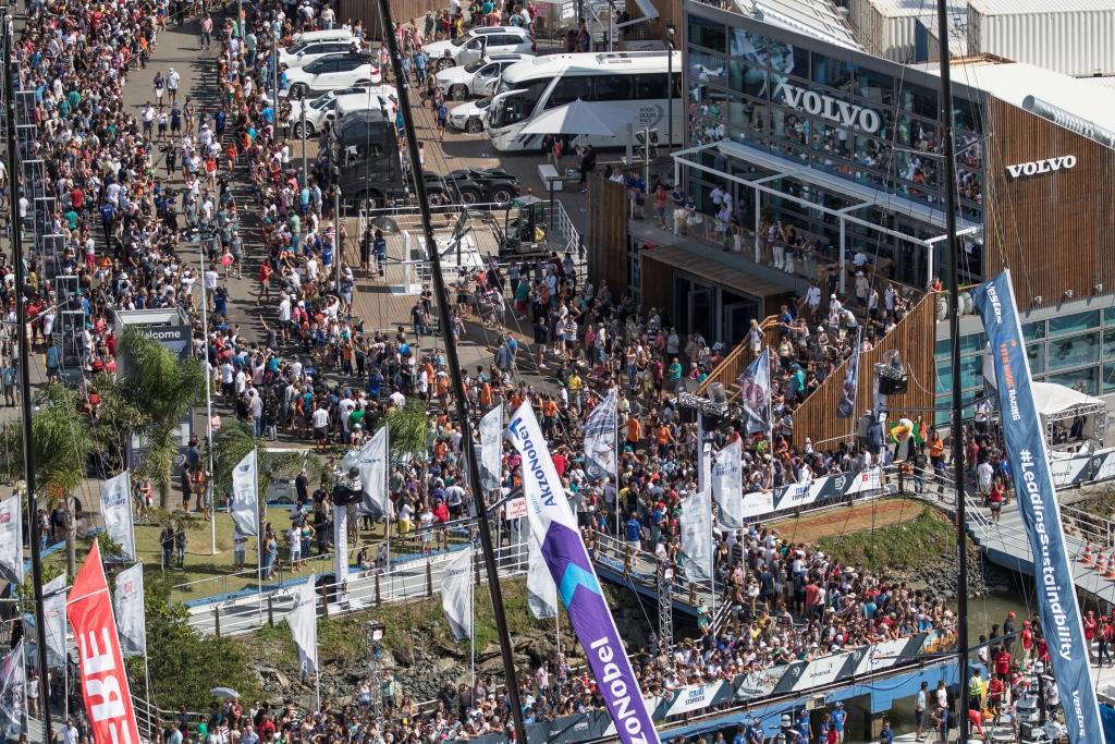 Volvo Ocean Race em Itajaí teve recorde de participação popular e impacto econômico.