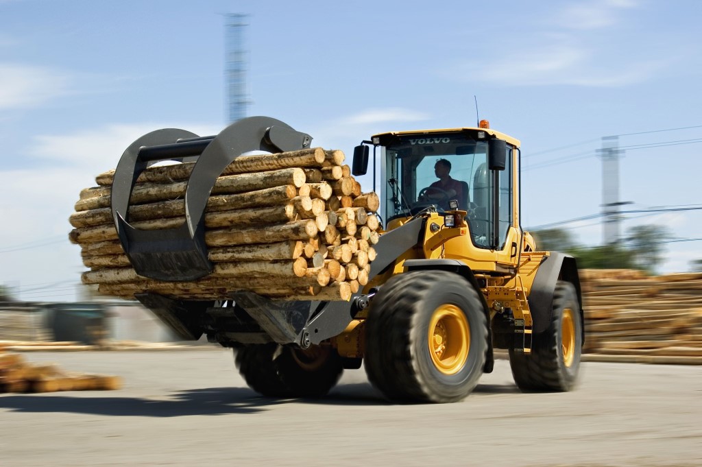 Volvo CE apresenta equipamentos para logística no campo na Show Rural Coopavel