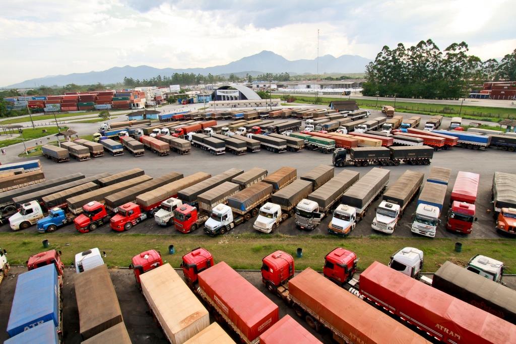 Transporte rodoviário no Paraná mais que dobra e já é o segundo do País.