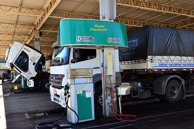 Nova política de preços da Petrobras prejudica transportadores.