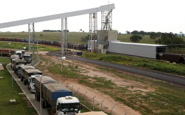 Operação constata irregularidades em transporte de cargas em Goiás.