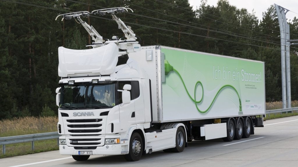 A encruzilhada do setor de caminhões entre emissões crescentes e um futuro mais sustentável e competitivo.