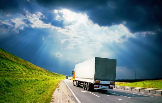 Novo marco regulatório de transporte provoca discussão sobre a contratação do seguro para o setor.