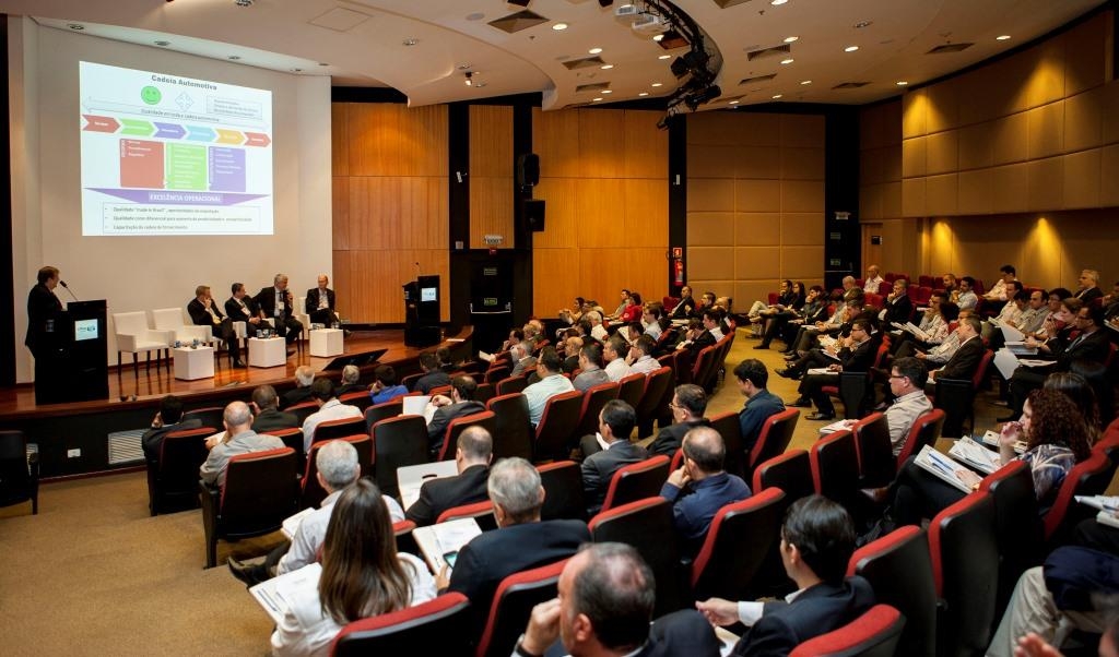 Fórum IQA debate qualidade para a indústria automotiva do futuro.