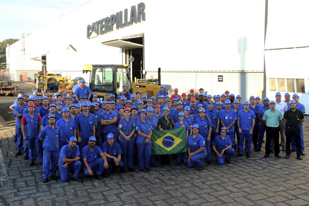 Caterpillar celebra 50.000 tratores produzidos no Brasil.