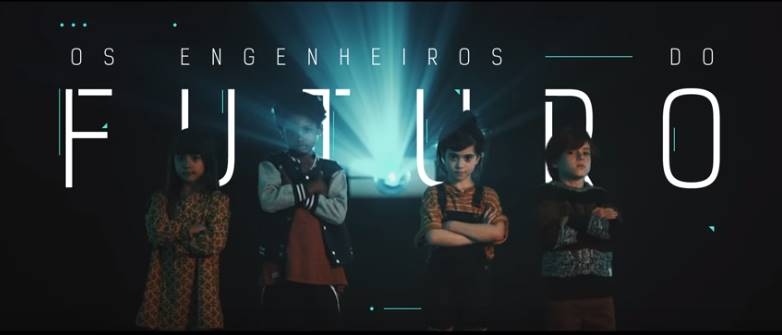 Crianças se inspiram em redes sociais para projetar o ônibus do futuro em campanha da Mercedes-Benz.