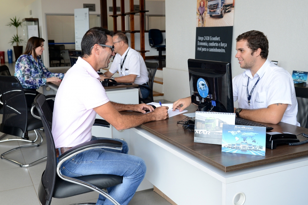 Liderança da Mercedes-Benz leva ao crescimento nas vendas de peças e serviços.