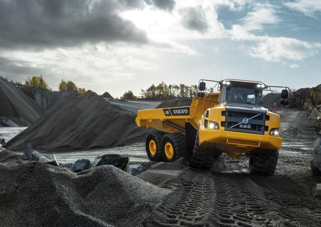 Volvo CE lança novos equipamentos e serviços para o Brasil e América Latina.