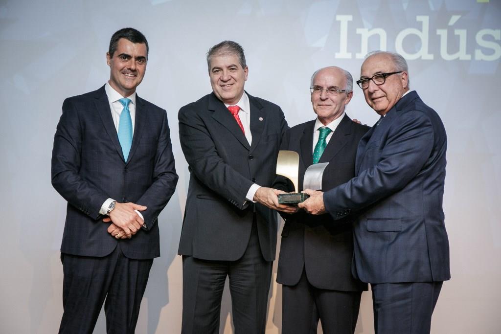 Marcopolo recebe prêmio Maiores & Melhores do Transporte 2017.