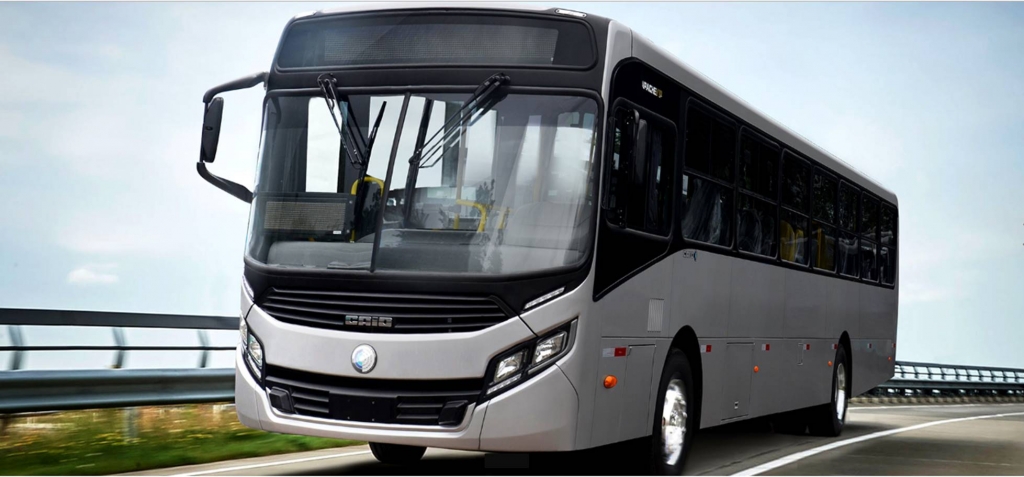 Caio Induscar recebe prêmio Lótus na categoria ônibus urbanos.