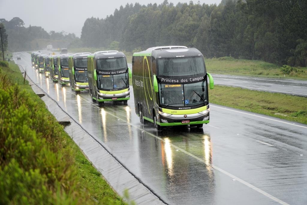 Mercedes-Benz renova frotas de ônibus de quatro empresas do Sul.