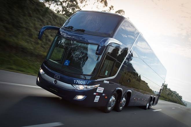 Mercedes-Benz lidera as vendas de ônibus no semestre com mais de 50% de participação.